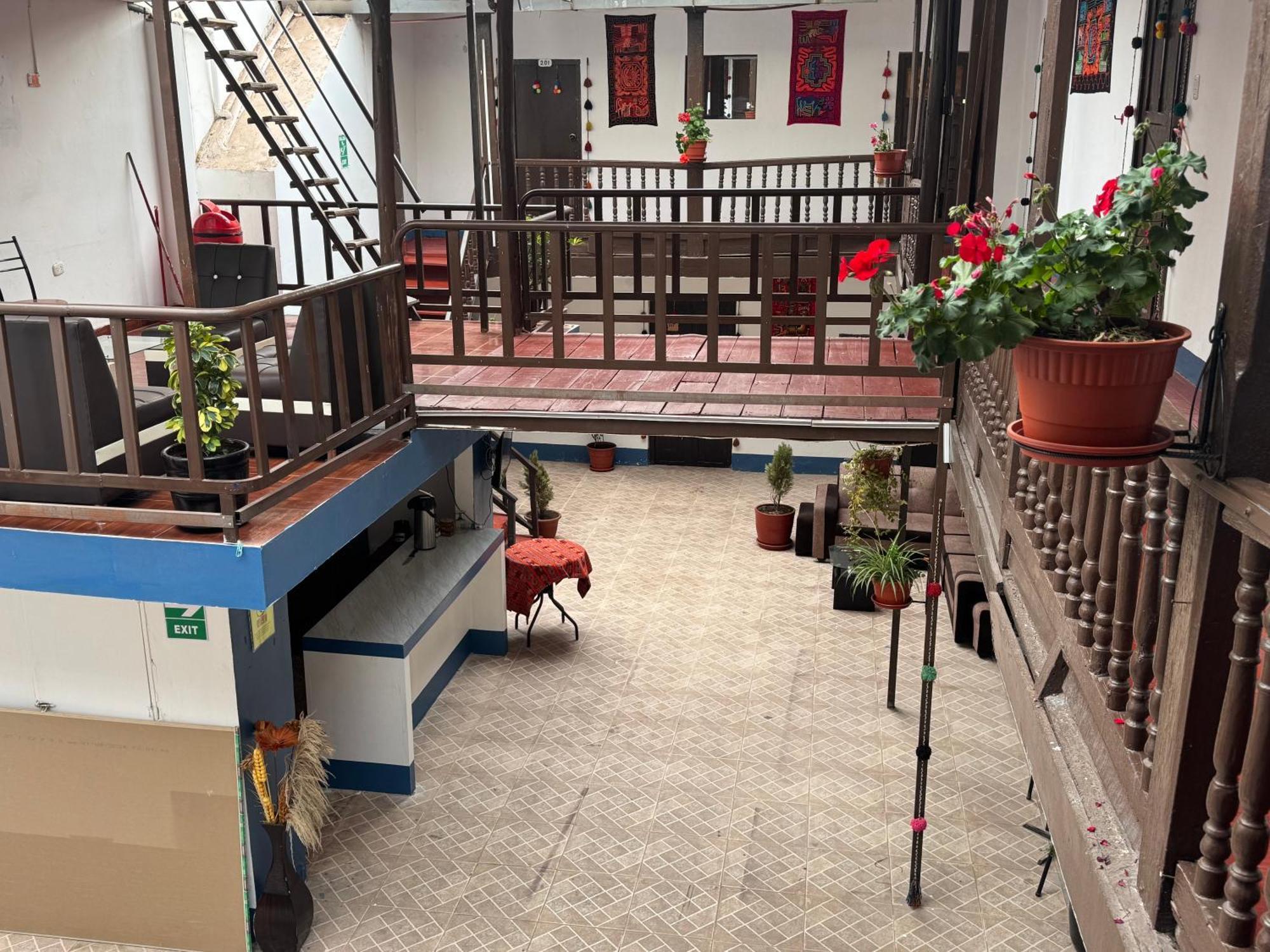 Mallku Wasi - * Cusco